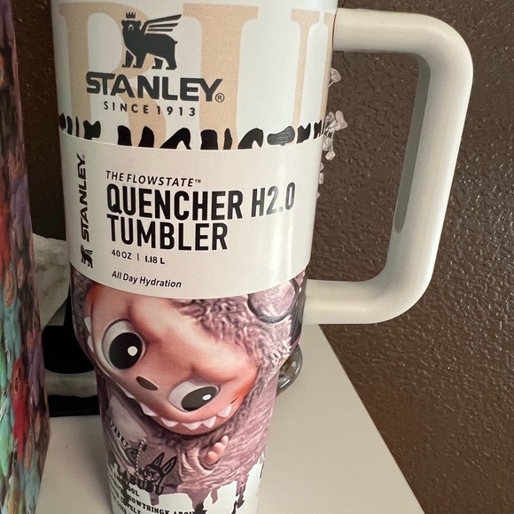 Stanley X Labubu Limited Edition Multicolor Quencher H2.0 Tumbler 40 oz NIB - Picture 8 of 13